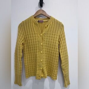 Vintage pure wool yellow cardigan regant ski logs